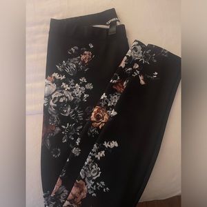 Limited Express flowered leggings, size large